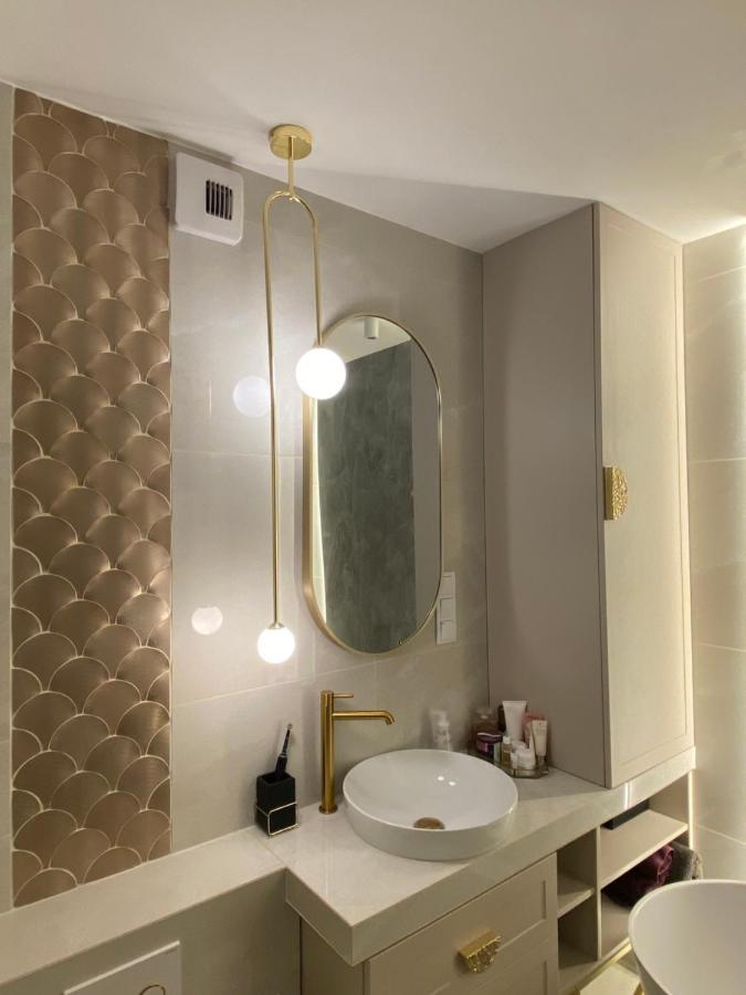 Lux Stays By Torres At K39 Krakow Bagian luar foto