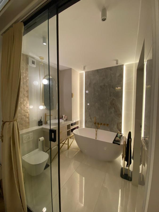 Lux Stays By Torres At K39 Krakow Bagian luar foto