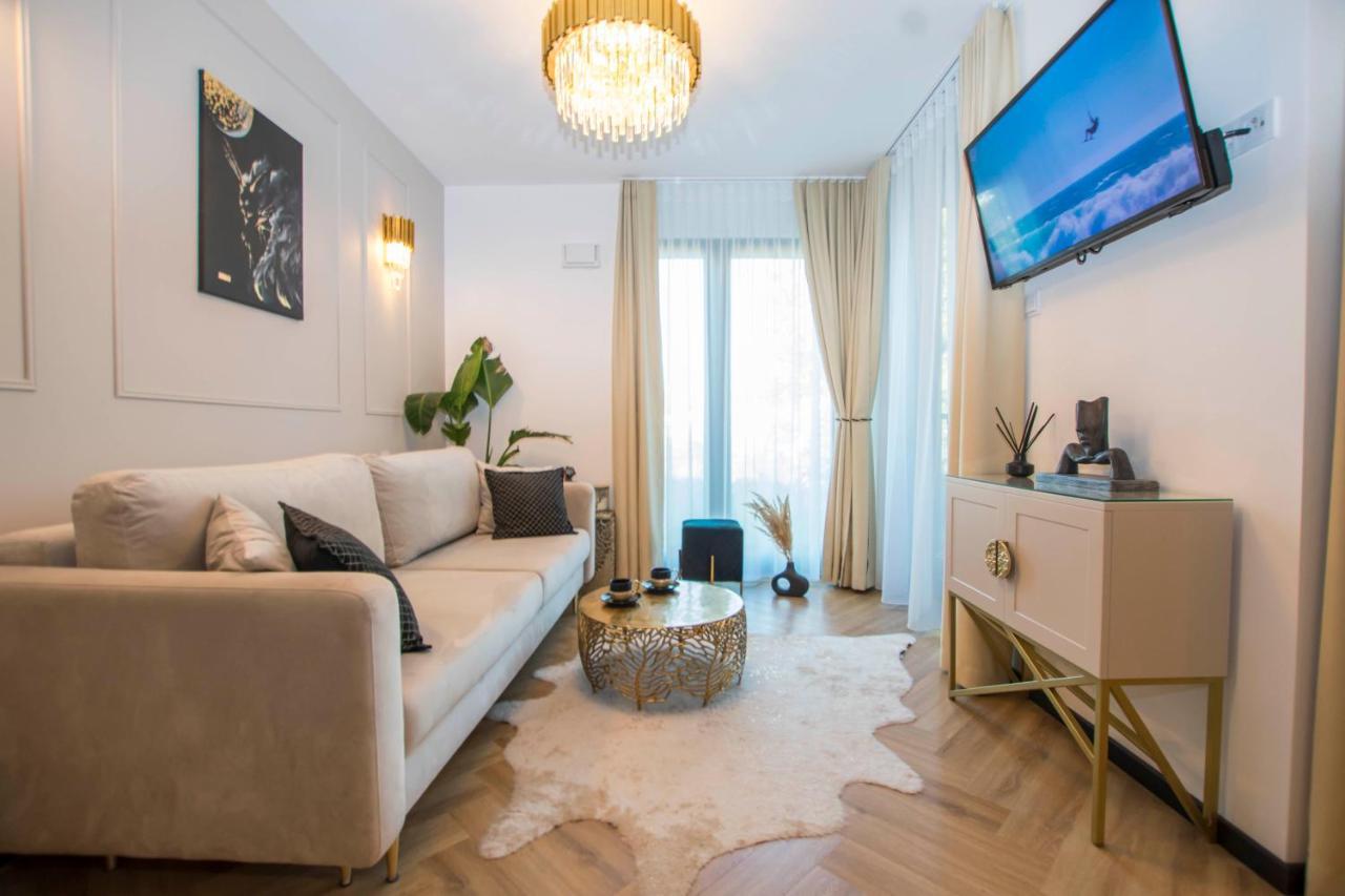 Lux Stays By Torres At K39 Krakow Bagian luar foto