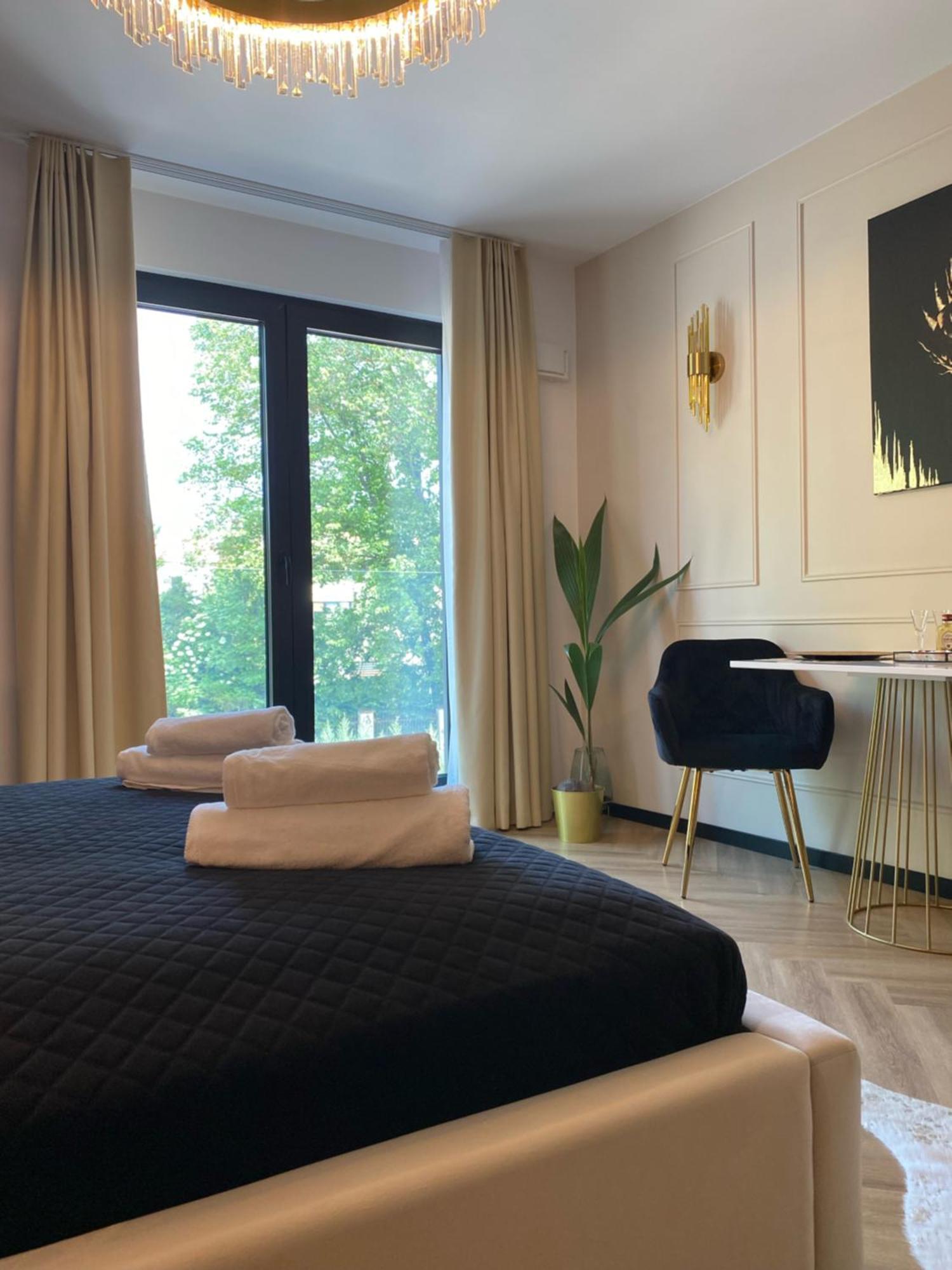 Lux Stays By Torres At K39 Krakow Bagian luar foto