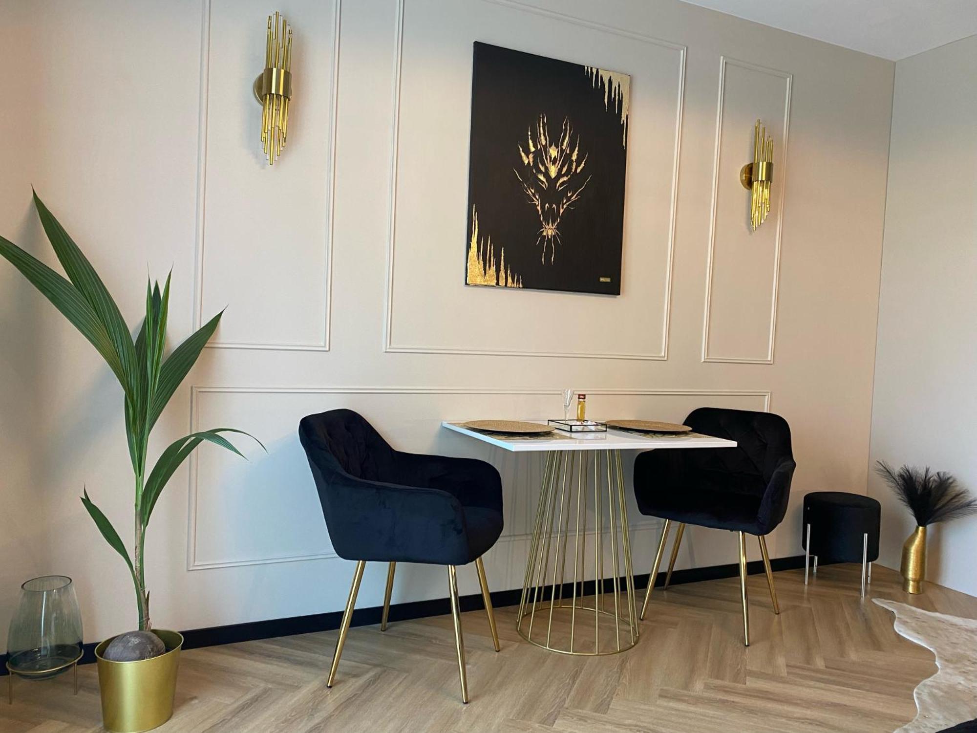 Lux Stays By Torres At K39 Krakow Bagian luar foto