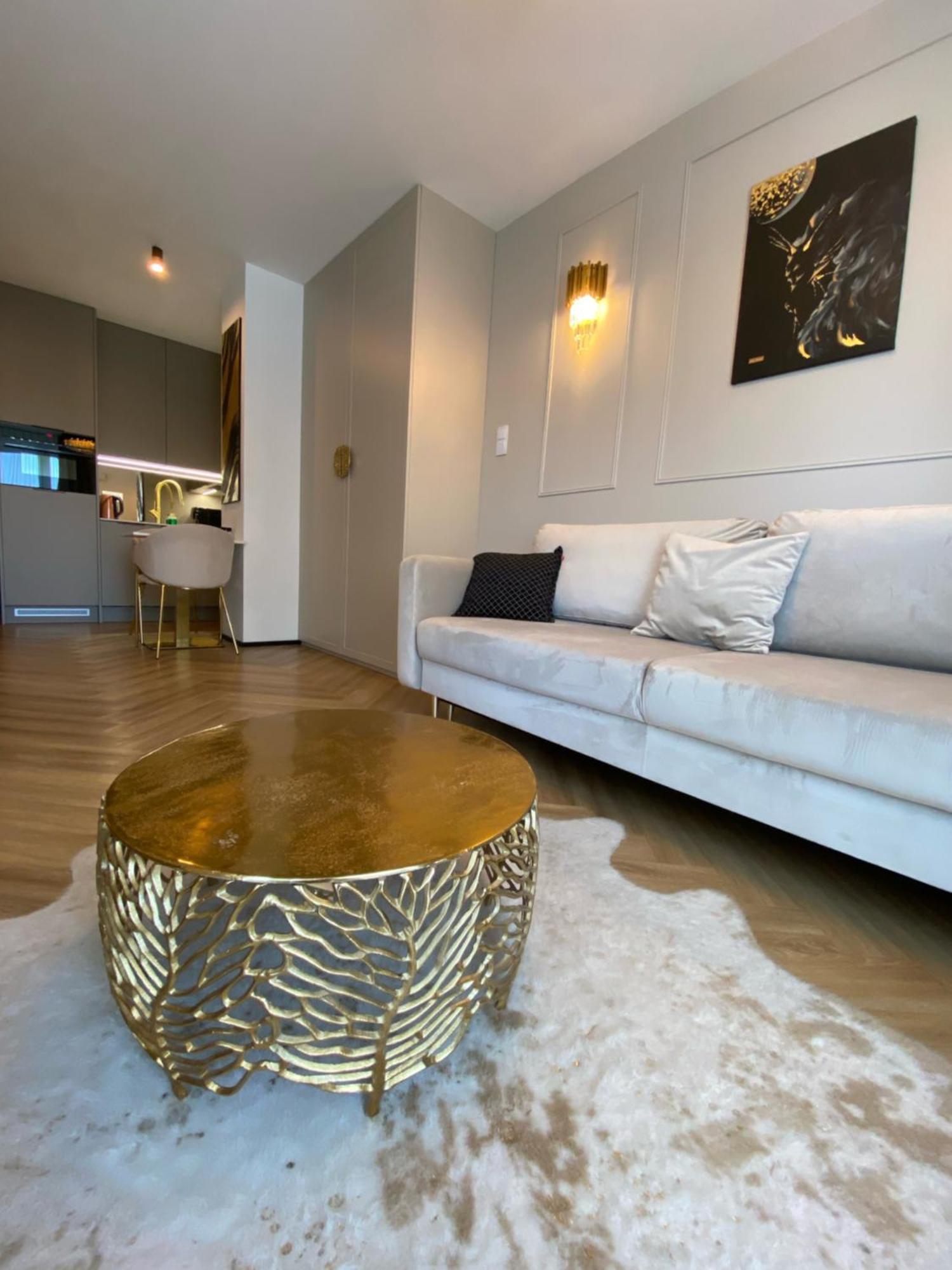 Lux Stays By Torres At K39 Krakow Bagian luar foto