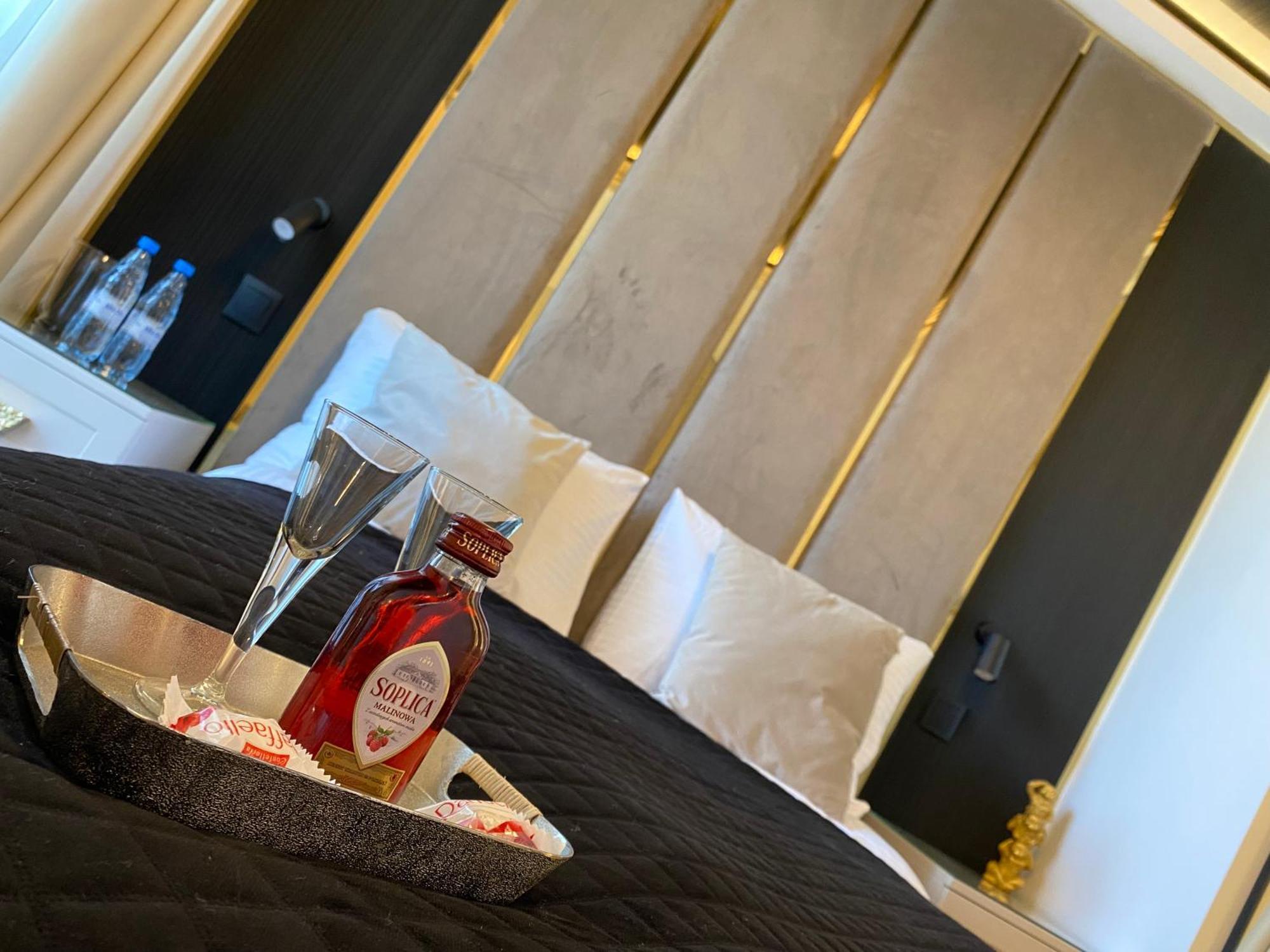 Lux Stays By Torres At K39 Krakow Bagian luar foto