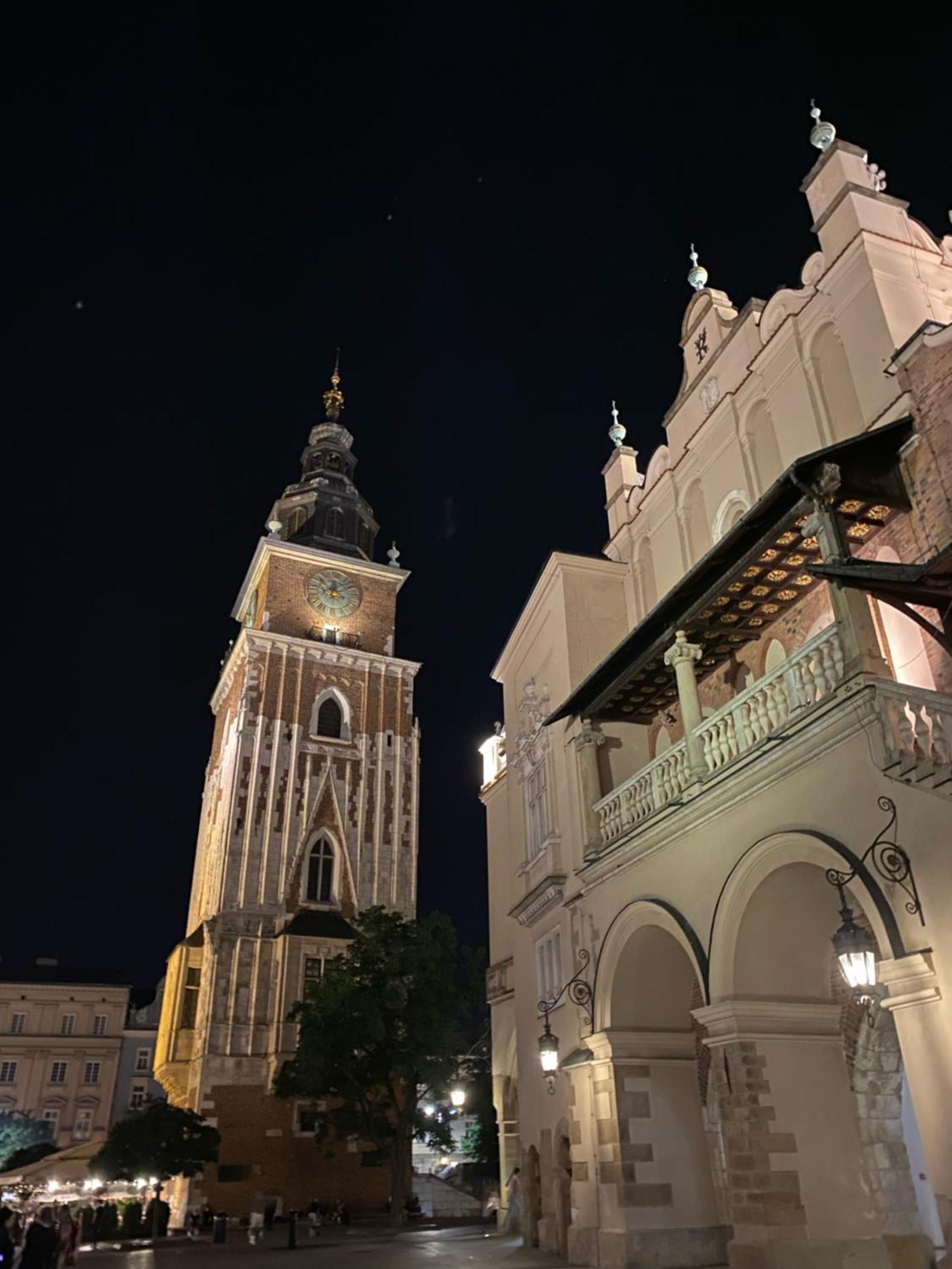 Lux Stays By Torres At K39 Krakow Bagian luar foto