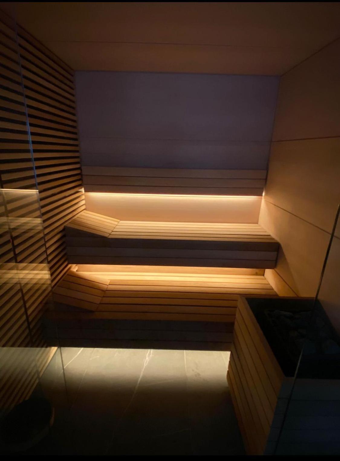 Lux Stays By Torres At K39 Krakow Bagian luar foto